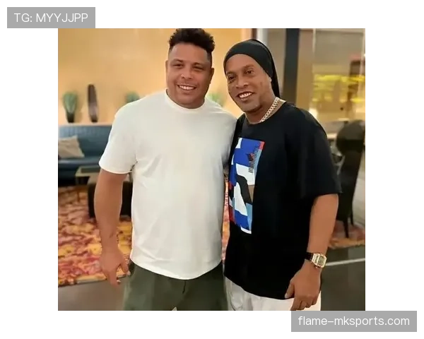 罗纳尔迪尼奥居然在晒家宅，每个角落都像影棚，谁还敢说他只是个球员？